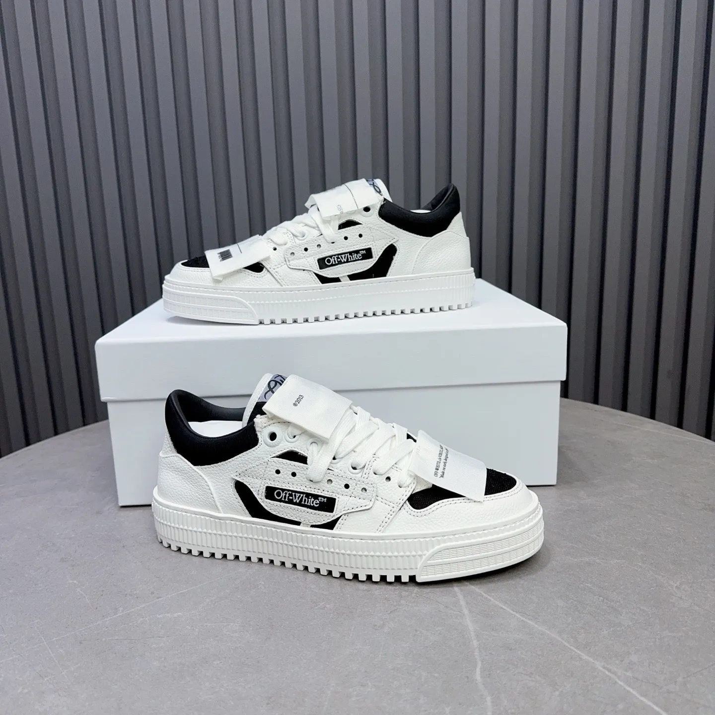 P760 OFF WHITE⚡️Couple model⚡️35-40 women’s model 39-46 men’s model